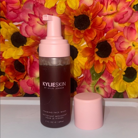 KYLIE SKIN by Kylie Jenner Foaming Face Wash - Picture 2 of 3